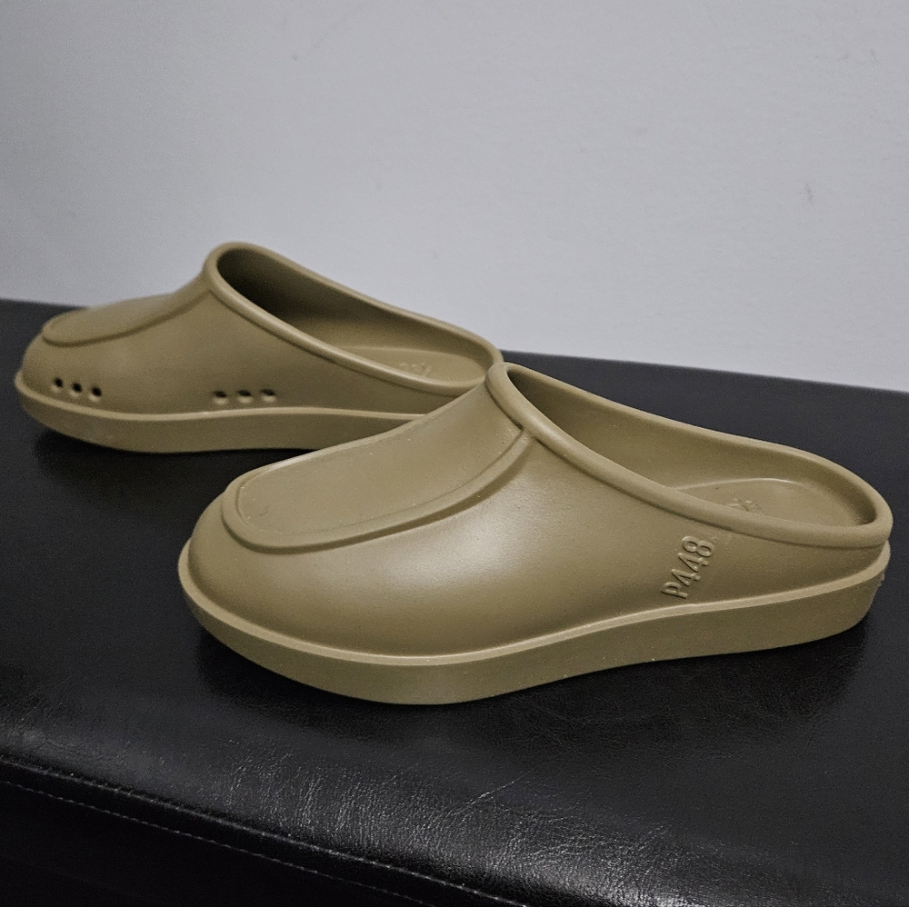 Sale: P448 Flo Mules - Size (US 8-9)